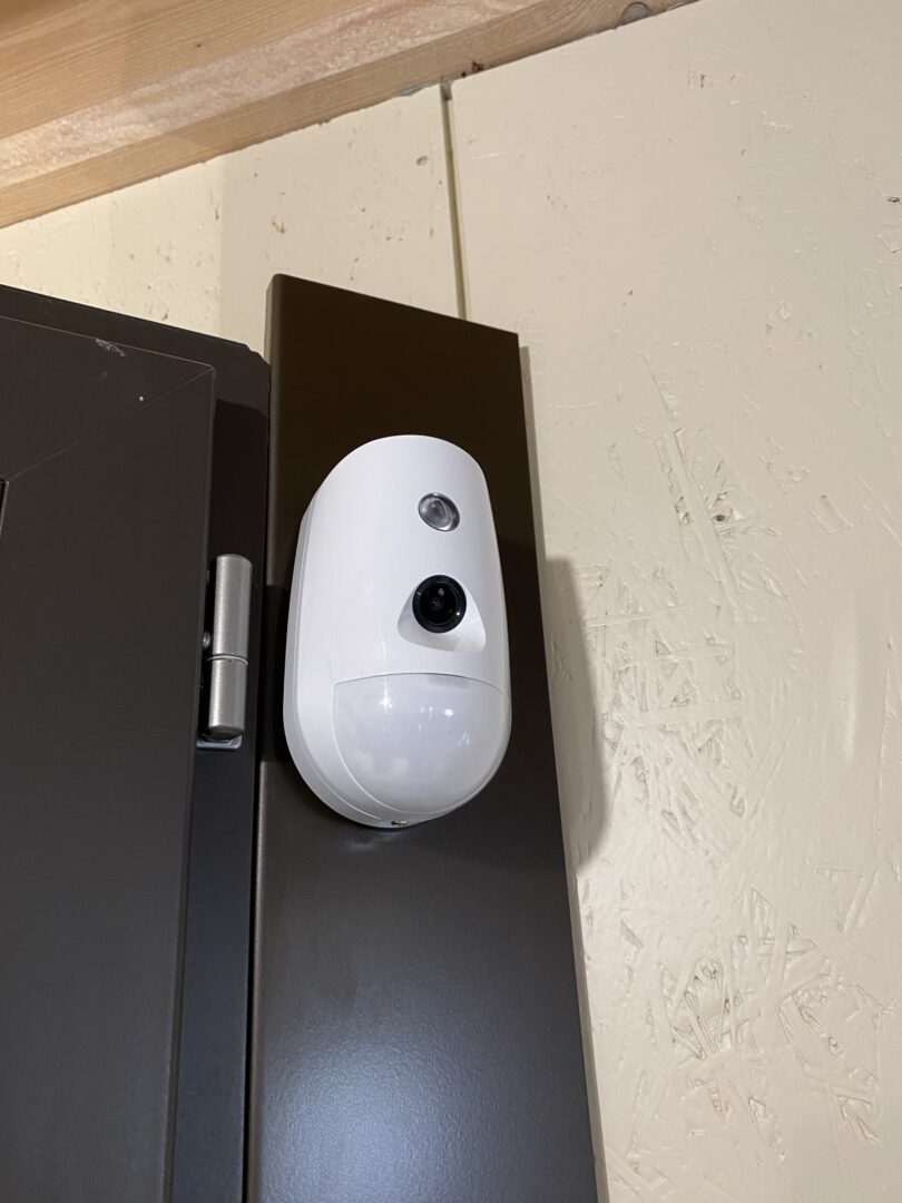 Caméra avec détecteur de mouvement et alarme