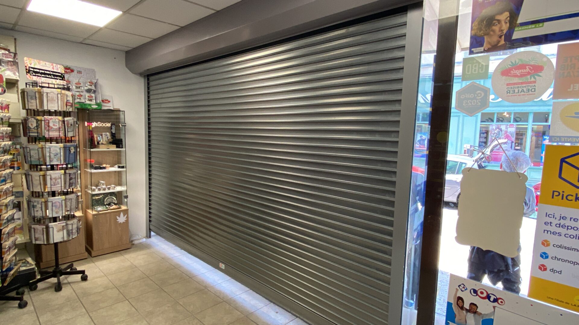 portails5 photo d'un rideau métallique fermé