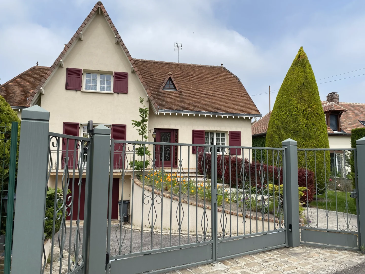 montagne Photo de portail automatisé